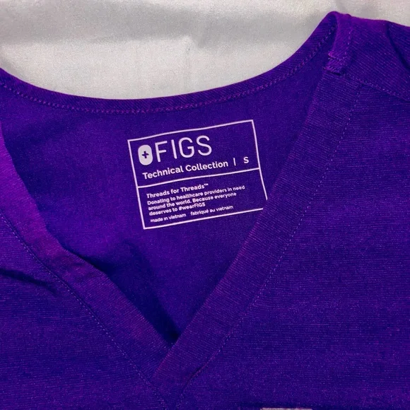 FIGS Purple Scrub Set- Joggers with Pink Drawstring - Picture 3 of 6
